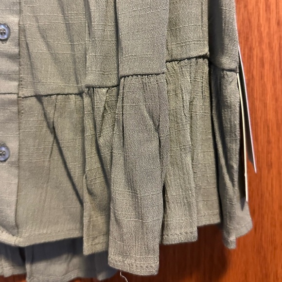 Women's Off-Shoulder Green Top - Picture 3 of 6